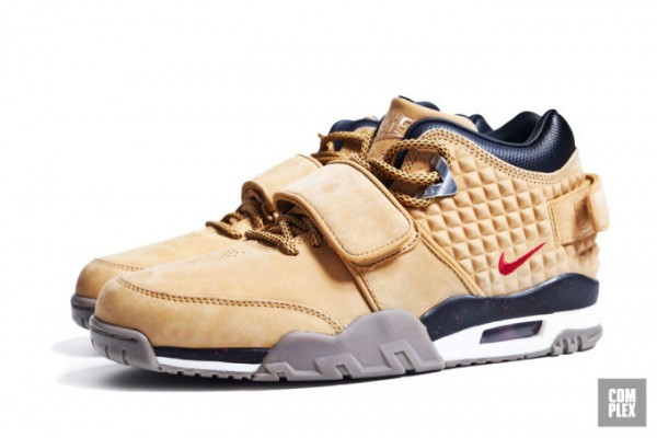 Here's The Official Images Of Victor Cruz's First Nike Signature Sneaker1