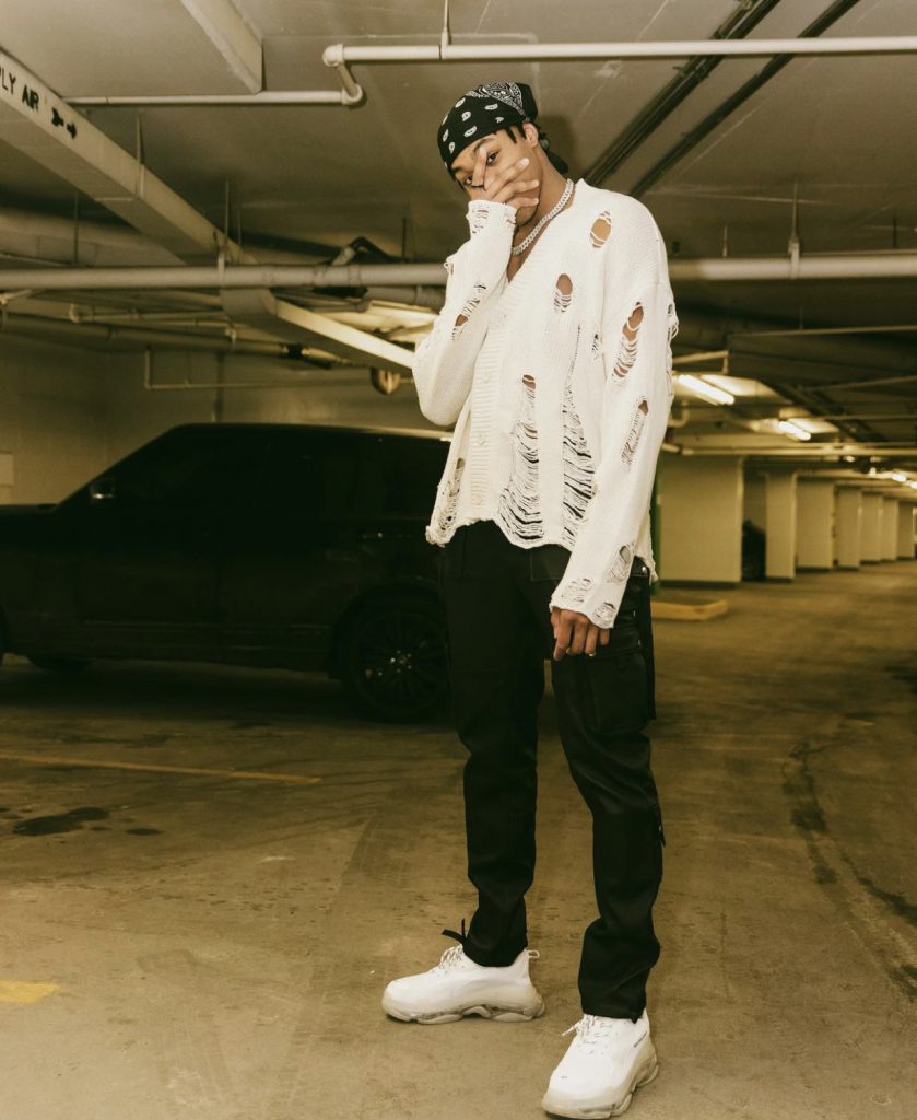 Suppression How nice Bermad NBA Player Scottie Barnes Jr. Dressed In A MNML Distressed Cardigan, Cargo  Pants And Balenciaga Triple S Clear Sole Low Top Sneakers – Donovan Moore  Fashion Book